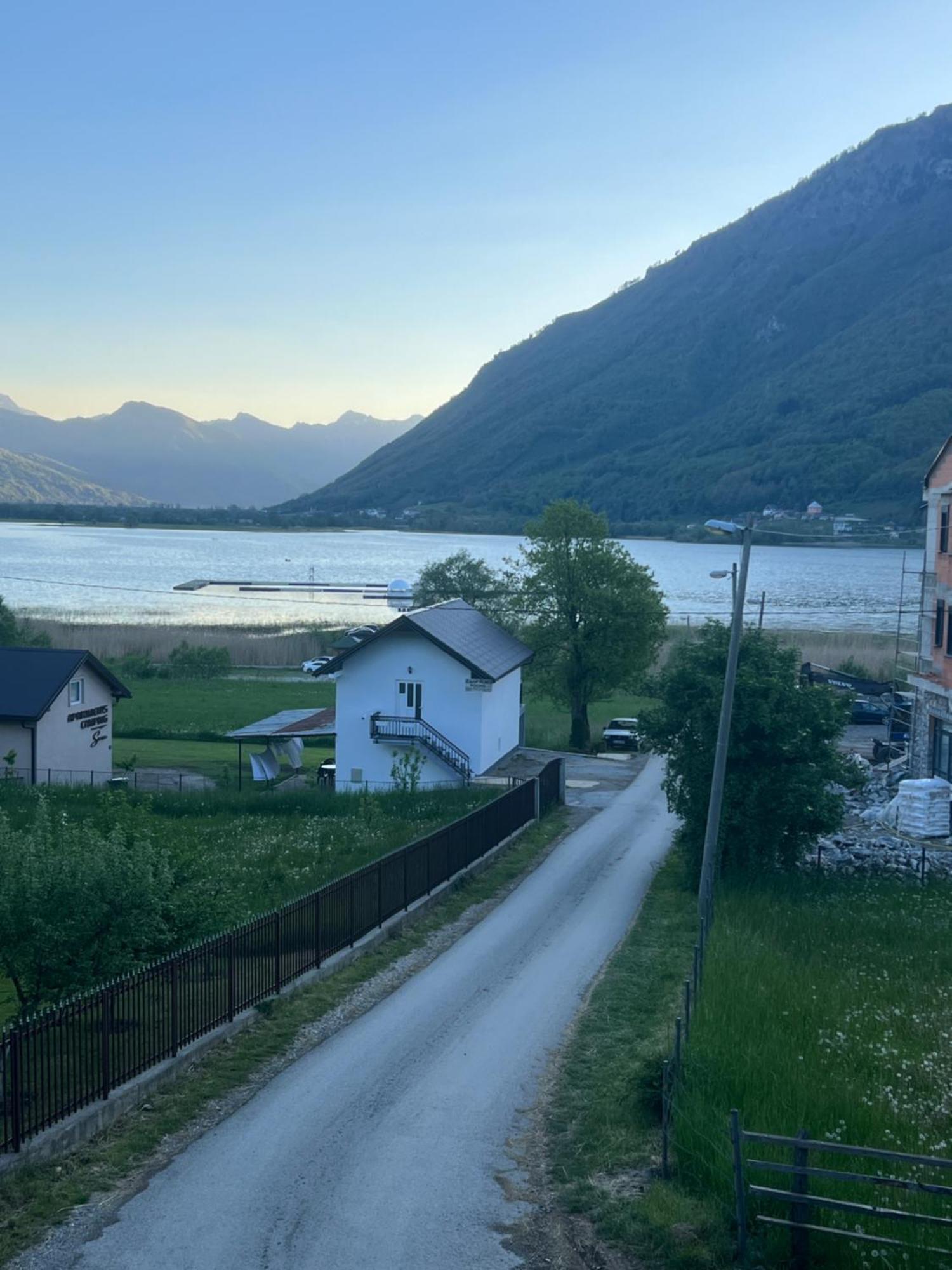 Saraapartmani Plav Dış mekan fotoğraf